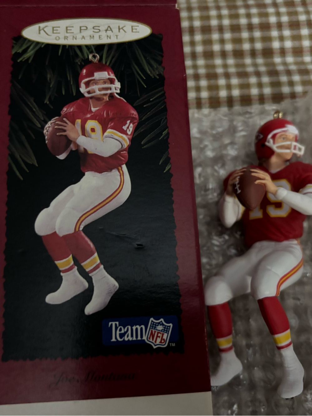 Hallmark Ornament Kansas City Chiefs Joe Montana 1995